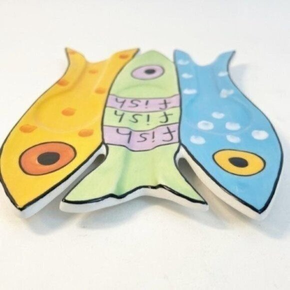 Sandra Magsamen For Silvestri Fish Fish Fish Ceramic Spoon Rest 9” X 6” - Picture 4 of 8